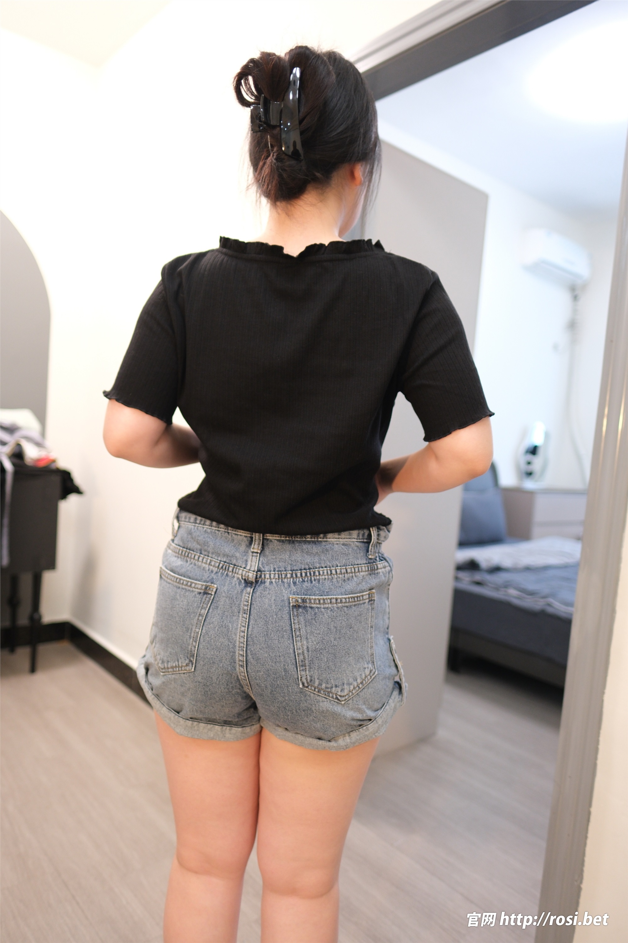 ROSI写真 2025.10.29 NO.5077